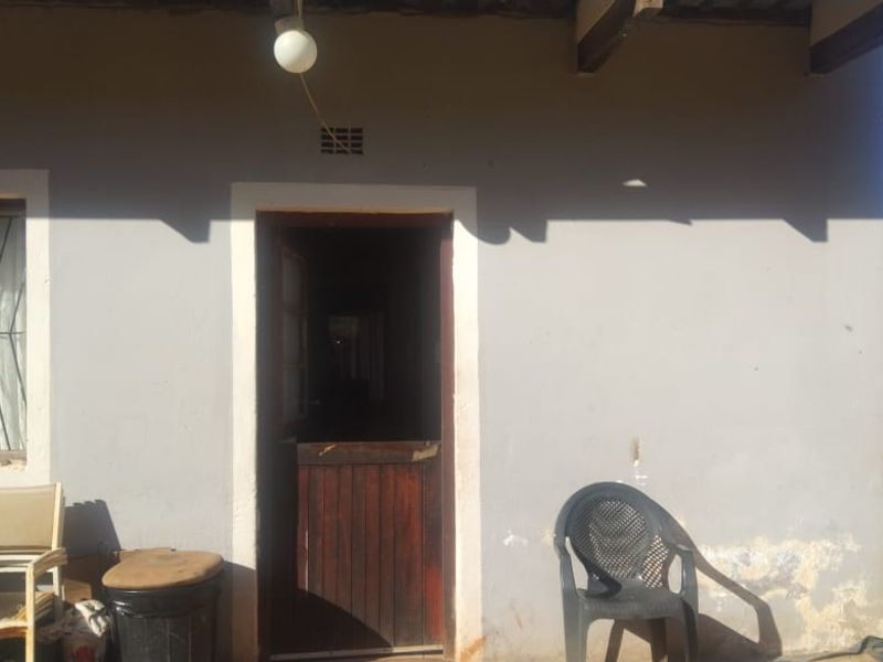 THIS IS YOUR BARGAIN OF THE MONTH ,, COME AND VIEW - Photo 2