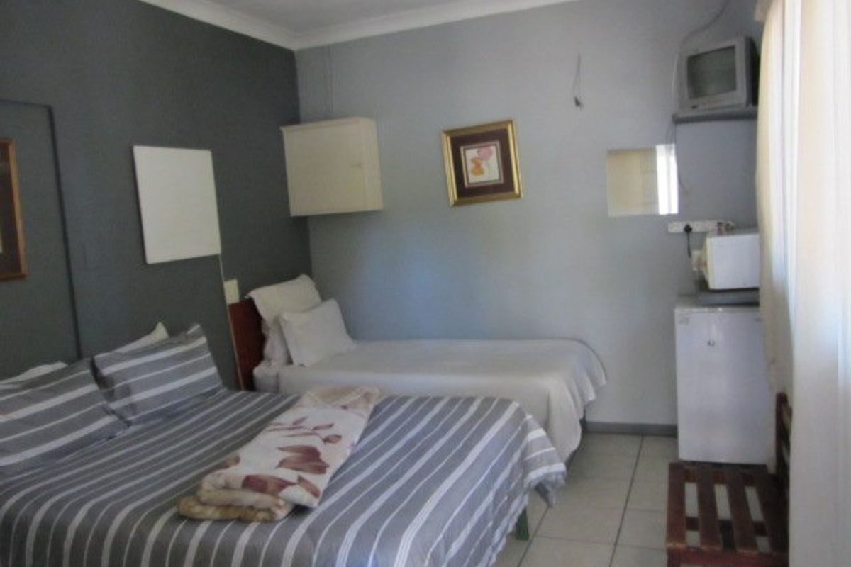 Calling all business owners and investors for this ideally situated property. - Photo 2