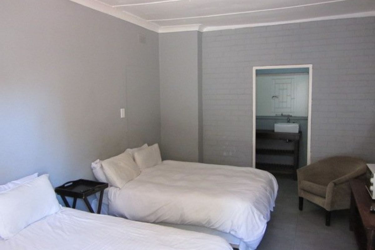 Calling all business owners and investors for this ideally situated property. - Photo 3