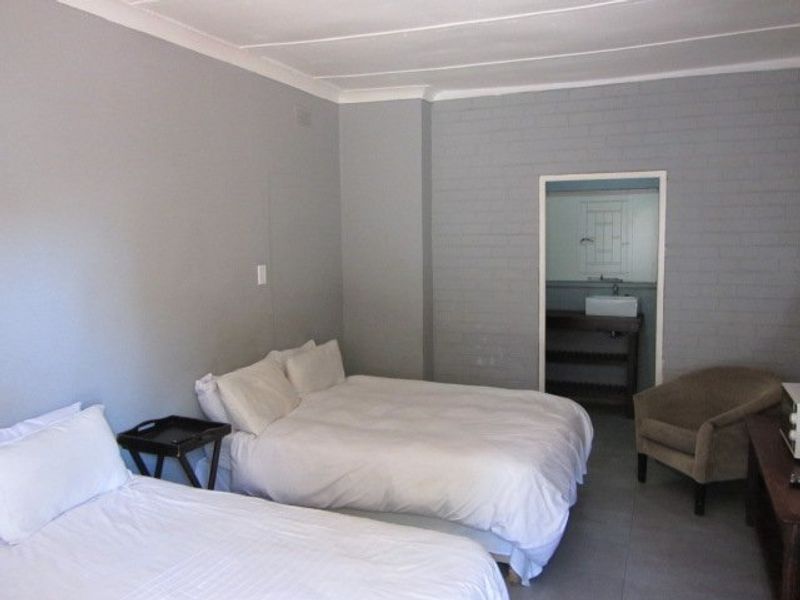 Calling all business owners and investors for this ideally situated property. - Photo 3