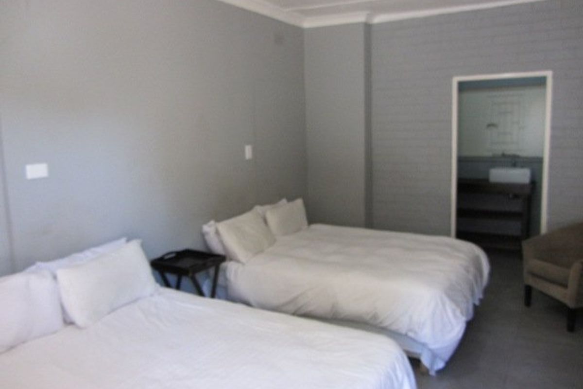 Calling all business owners and investors for this ideally situated property. - Photo 4