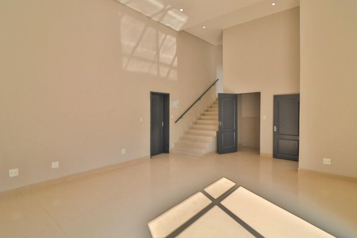 A modern Warehouse to rent in Cosmo Business Park, Roodepoort Central  - Photo 2