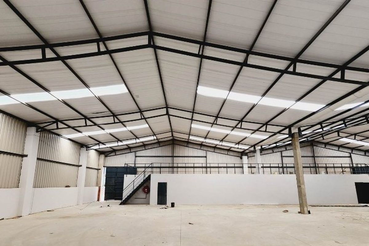 Warehouse Unit  to rent at Cosmo Business Park, Roodepoort Central  - Photo 2