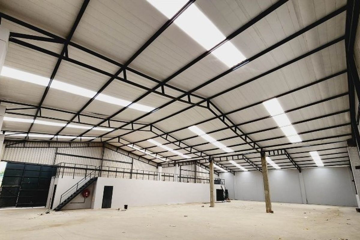 Warehouse Unit  to rent at Cosmo Business Park, Roodepoort Central  - Photo 4