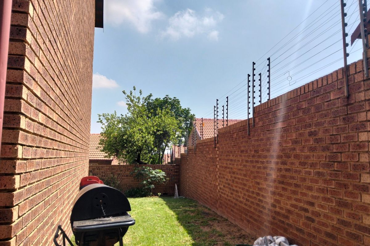 2 bedroom Townhouse for Sale in The Reeds Centurion  - Photo 3