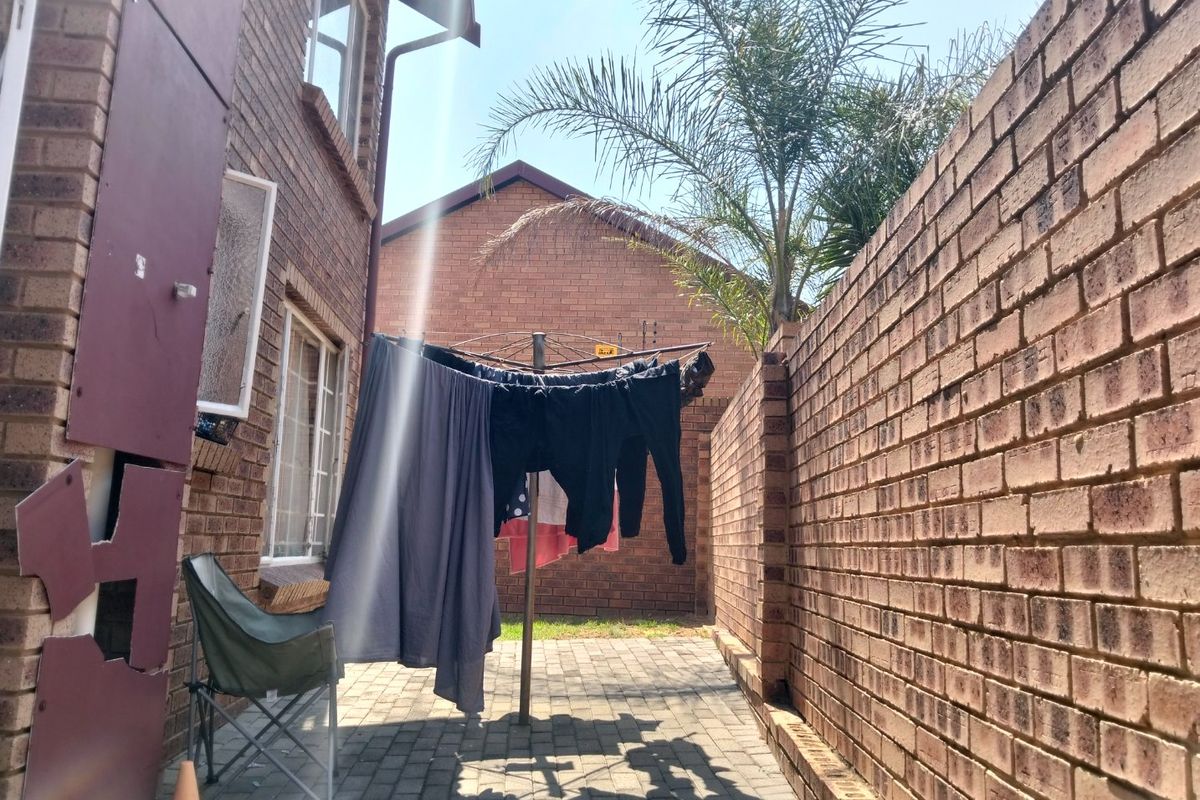 2 bedroom Townhouse for Sale in The Reeds Centurion  - Photo 4