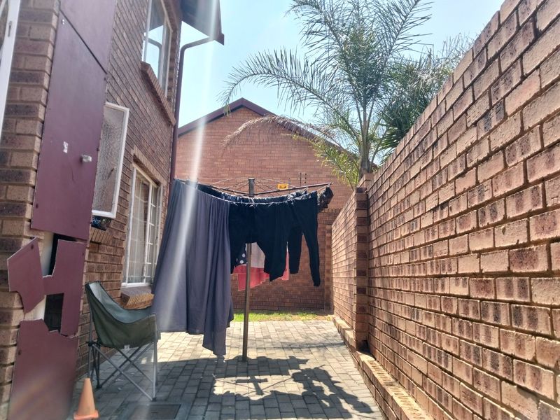 2 bedroom Townhouse for Sale in The Reeds Centurion  - Photo 4