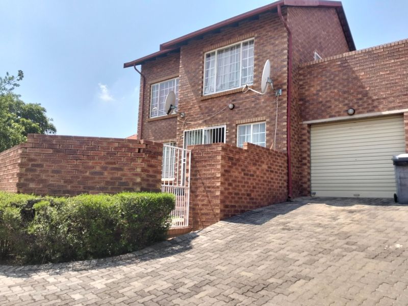 2 bedroom Townhouse for Sale in The Reeds Centurion  - Photo 8