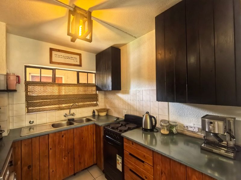 Move-in Ready Ground Floor Apartment with Private Garden – Lakefield. - Photo 6