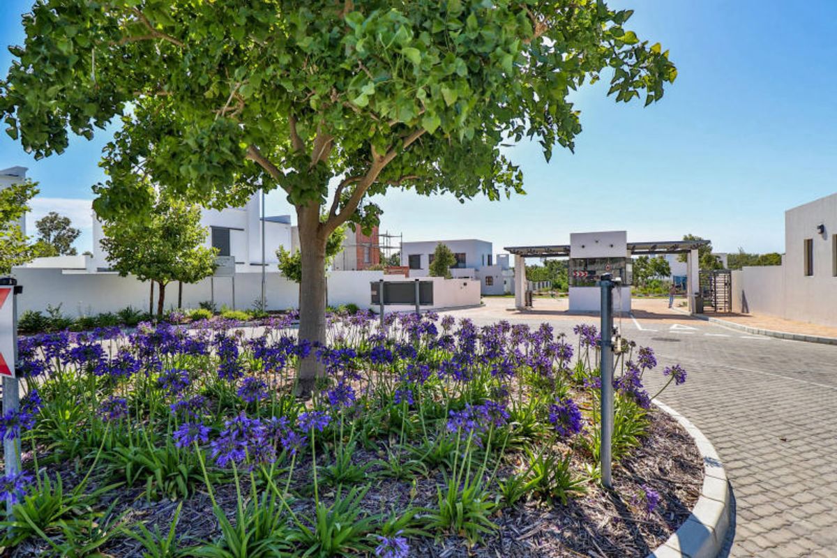 City Convenience, Country Calm—Build Your Dream Home - Photo 2