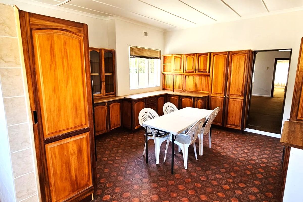 A RARE FIND IN ALBERTINIA - Photo 3