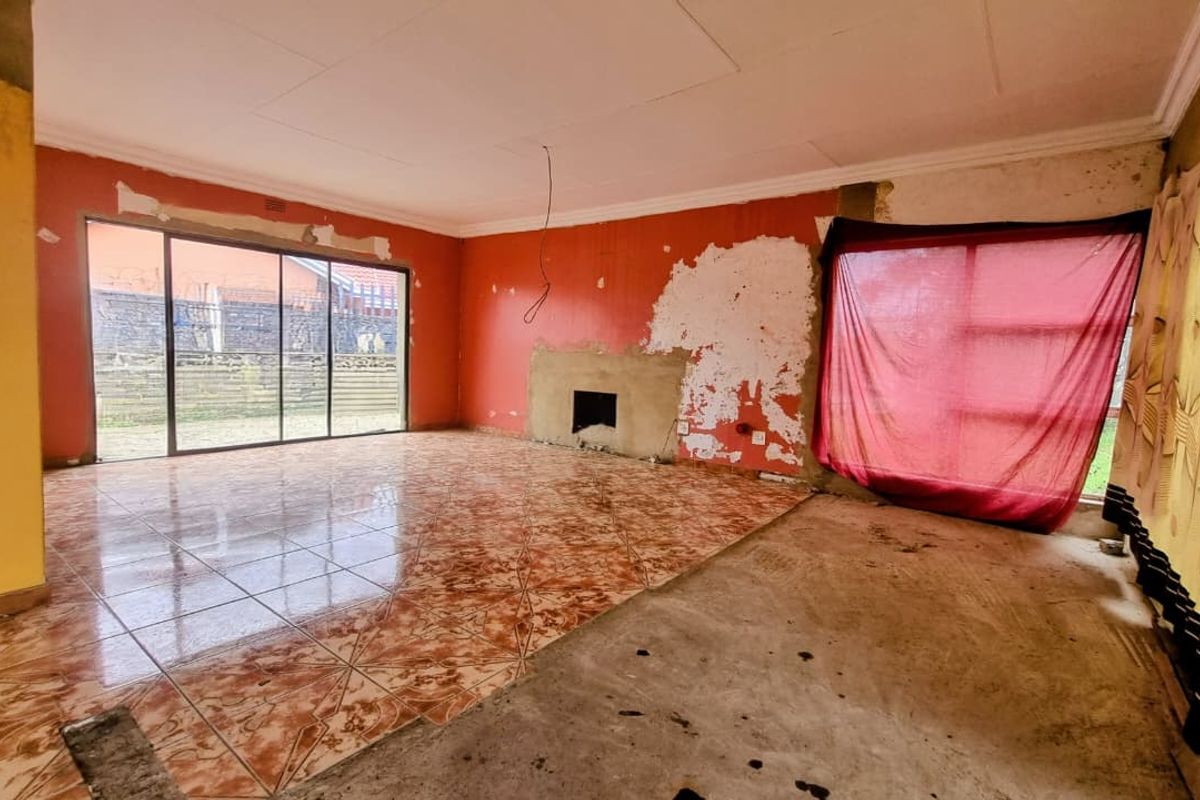 Charming 3 Bedroom Home in Steelpark, Vereeniging - A Canvas Waiting for Your Masterpiece! - Photo 4