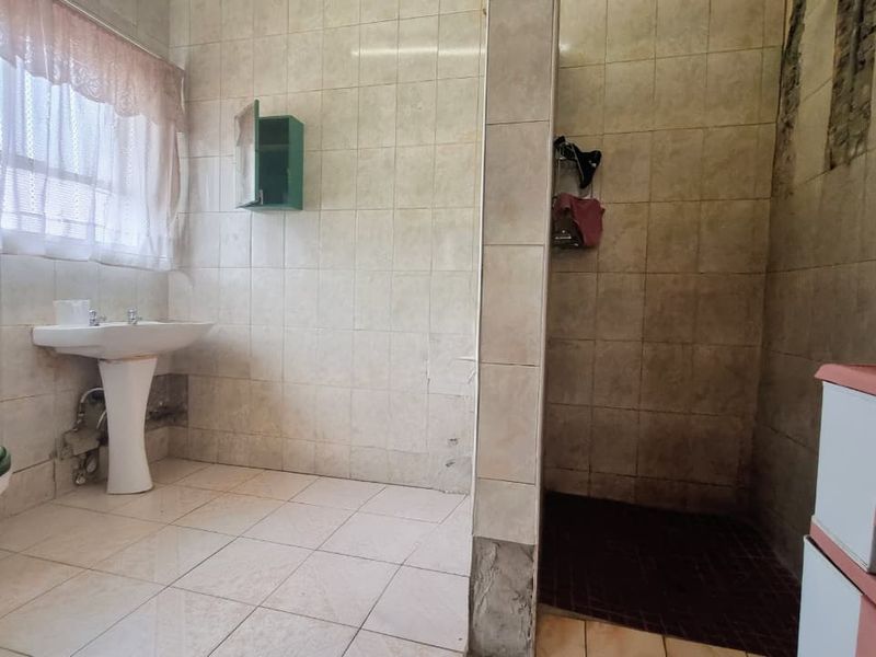 Charming 3 Bedroom Home in Steelpark, Vereeniging - A Canvas Waiting for Your Masterpiece! - Photo 8