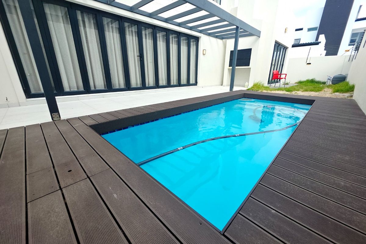 A Sophisticated Entertainer's Dream Home in the Prestigious Sandown Enclave - Photo 2