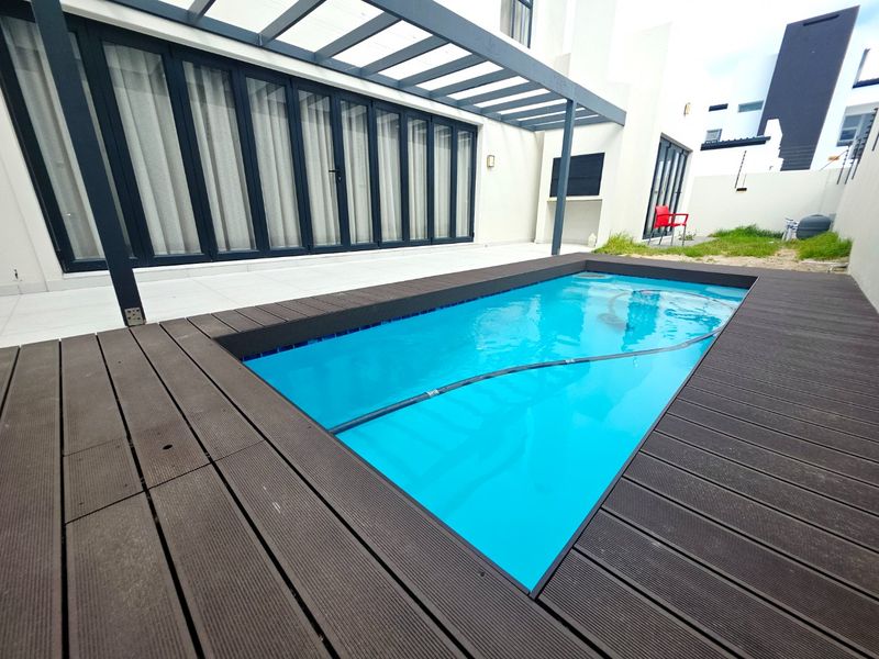 A Sophisticated Entertainer's Dream Home in the Prestigious Sandown Enclave - Photo 2
