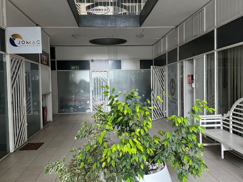 PRIME 230SQM OFFICE SPACE  - ST ANDTO LETREWS BEDFORDVIEW - Photo 4