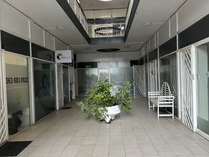 PRIME 230SQM OFFICE SPACE  - ST ANDTO LETREWS BEDFORDVIEW - Photo 6