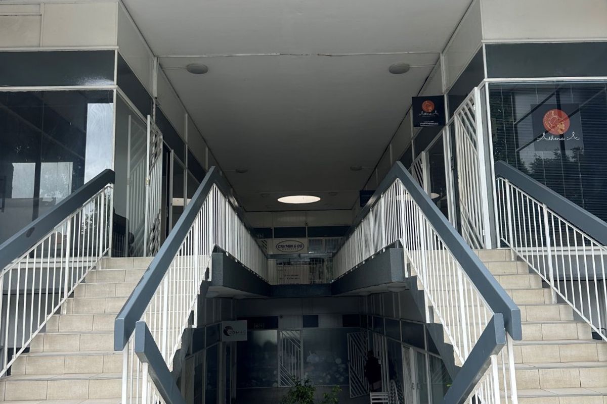 PRIME 230SQM OFFICE SPACE  - ST ANDTO LETREWS BEDFORDVIEW - Photo 2