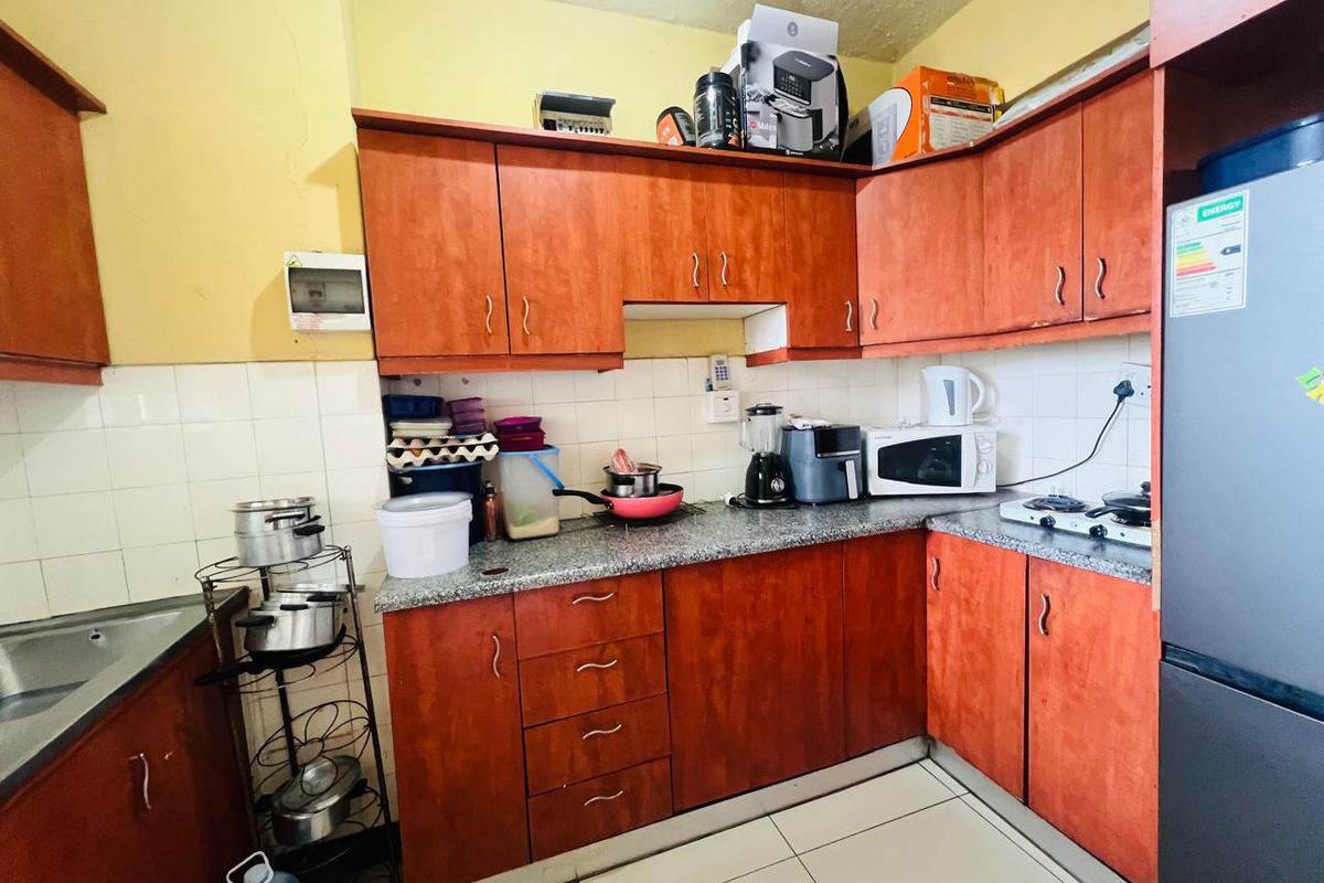 1.5 Bedroom, 1 Bathroom Apartment For Sale In Durban Central, Durban - Photo 2