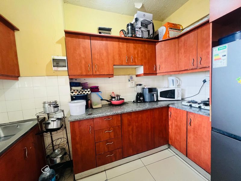 1.5 Bedroom, 1 Bathroom Apartment For Sale In Durban Central, Durban - Photo 2