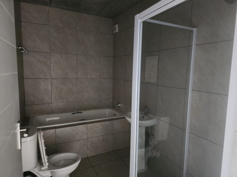 2 BEDROOM 1 BATHROOM GROUND FLOOR APARTMENT - Photo 9