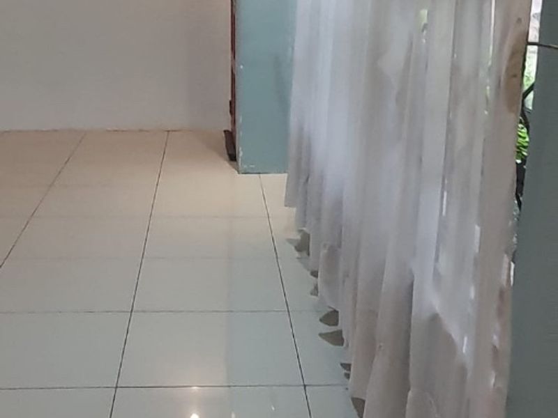 Beautiful 4-Bedroom Family Home with Pool – Safe, Spacious & Pet-Friendly - Photo 8