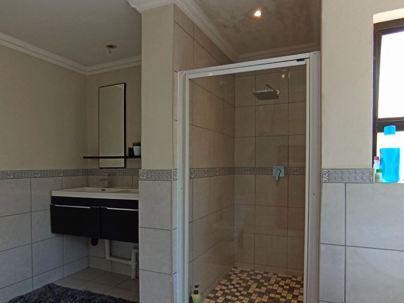 5 Bedroom House for Sale in Beverley - Photo 7