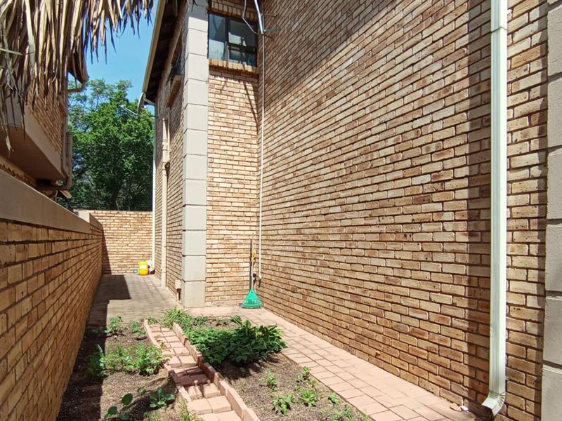 5 Bedroom House for Sale in Beverley - Photo 6