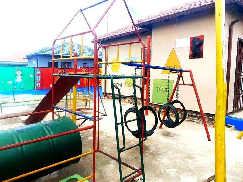 2 Bedroom House for Sale - Photo 7