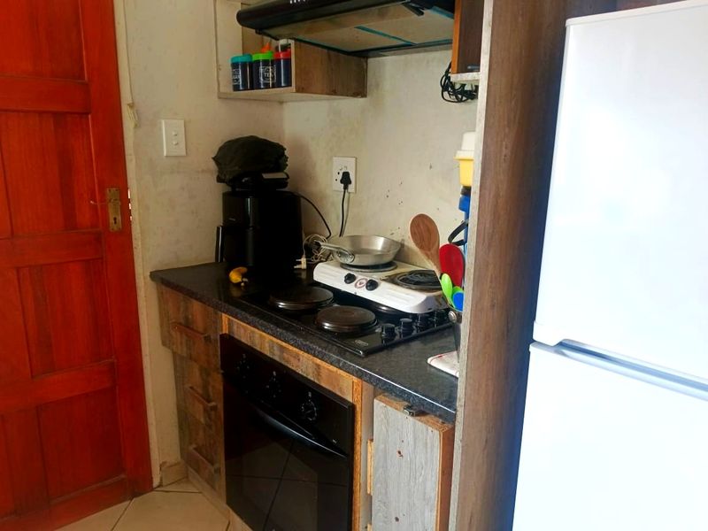 2 Bedroom House for Sale - Photo 5