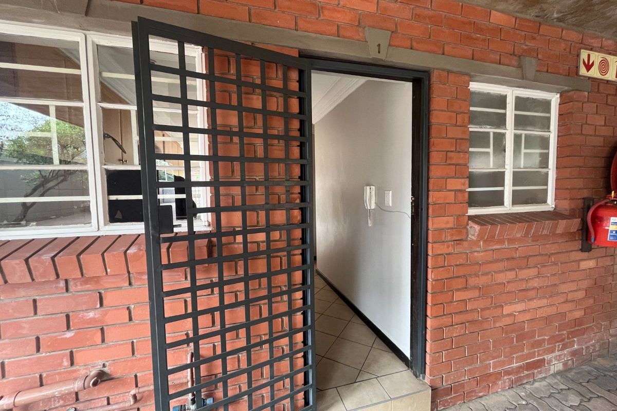 1 Bedroom Apartment For Sale in Loftus  - Photo 4