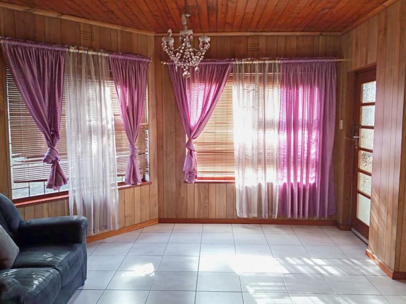 Three Bedroom Corner Family with Flatlet for Sale in Surrey Estate - Photo 4