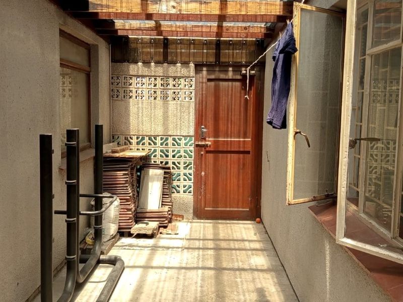 Three Bedroom Corner Family with Flatlet for Sale in Surrey Estate - Photo 10