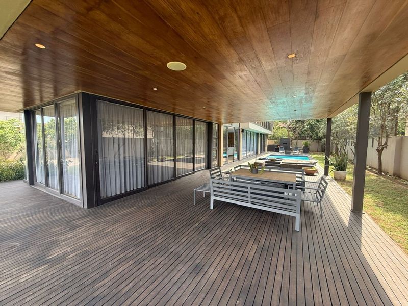 To let in Izinga, luxurious 5 bedroom home in a secure Estate. - Photo 5