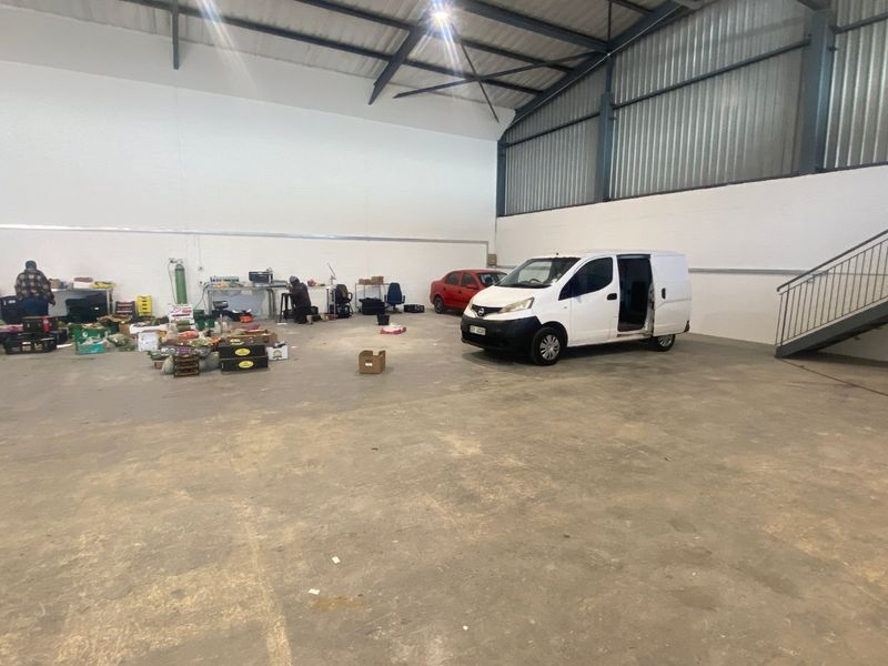 556m2 Warehouse To Let in South Palms, Tokai - Photo 3