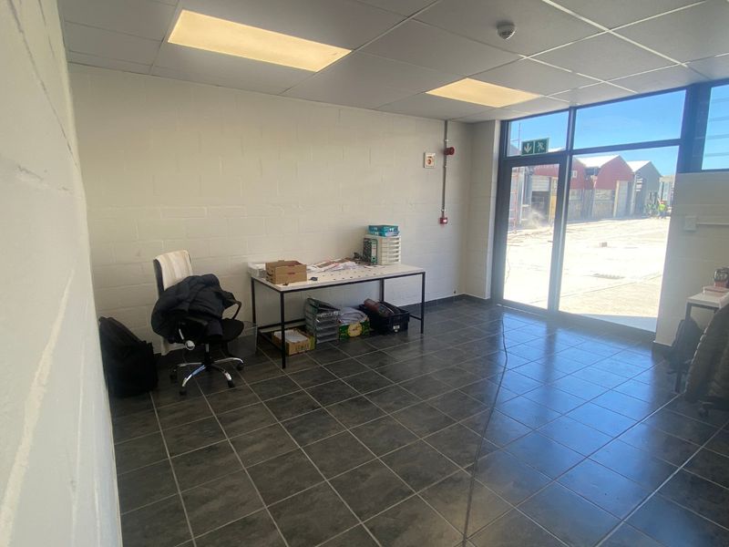 556m2 Warehouse To Let in South Palms, Tokai - Photo 5