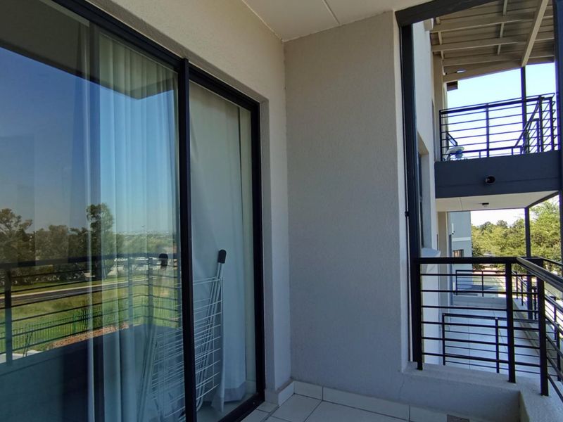 1 Bedroom Apartment / Flat for Sale in Lonehill - Photo 6