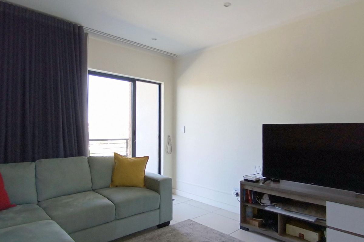 1 Bedroom Apartment / Flat for Sale in Lonehill - Photo 5