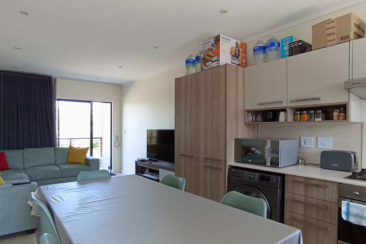 1 Bedroom Apartment / Flat for Sale in Lonehill - Photo 2