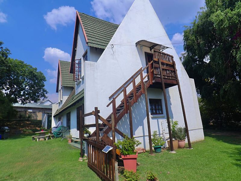 Loft Studio Bachelor unit to Rent – Tranquil Cul-de-Sac Setting | 6-Month Lease - Photo 9