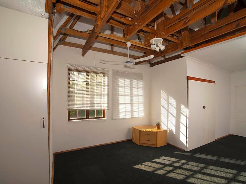 Loft Studio Bachelor unit to Rent – Tranquil Cul-de-Sac Setting | 6-Month Lease - Photo 3