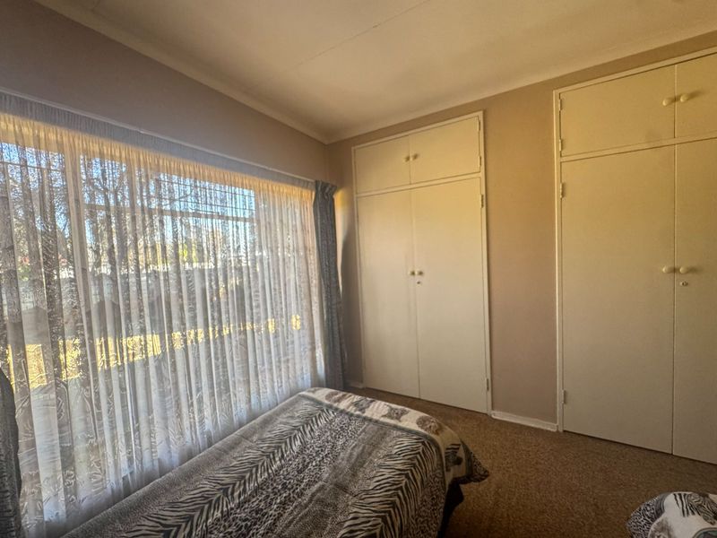 Immaculate Home to rent in Sought-After Stilfontein Area - Photo 10