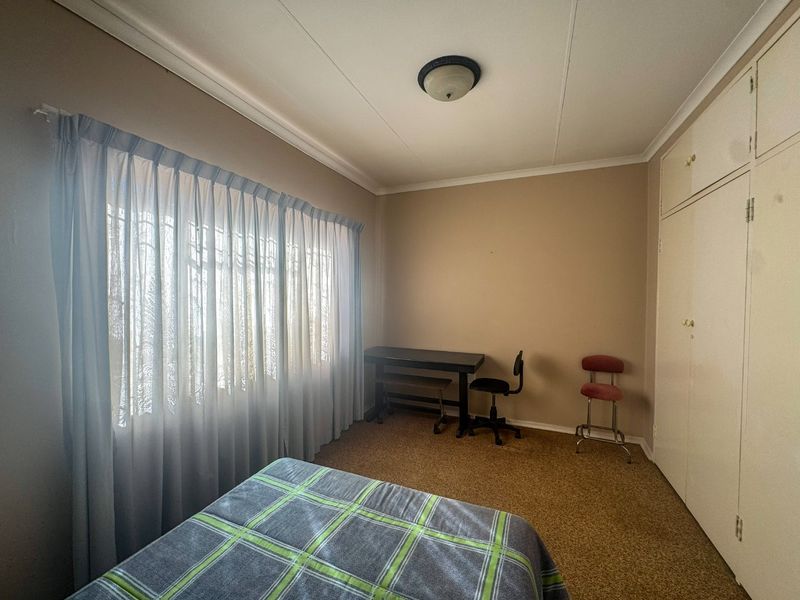 Immaculate Home to rent in Sought-After Stilfontein Area - Photo 9