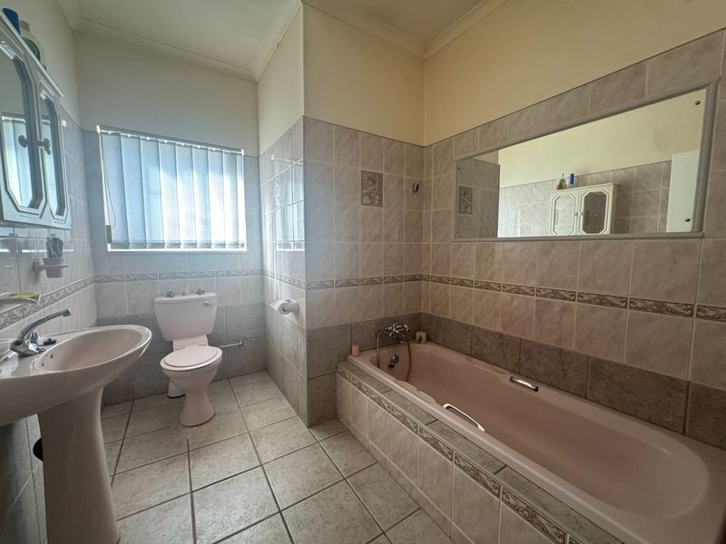 Immaculate Home to rent in Sought-After Stilfontein Area - Photo 7