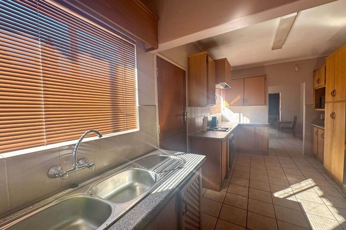 Immaculate Home to rent in Sought-After Stilfontein Area - Photo 4