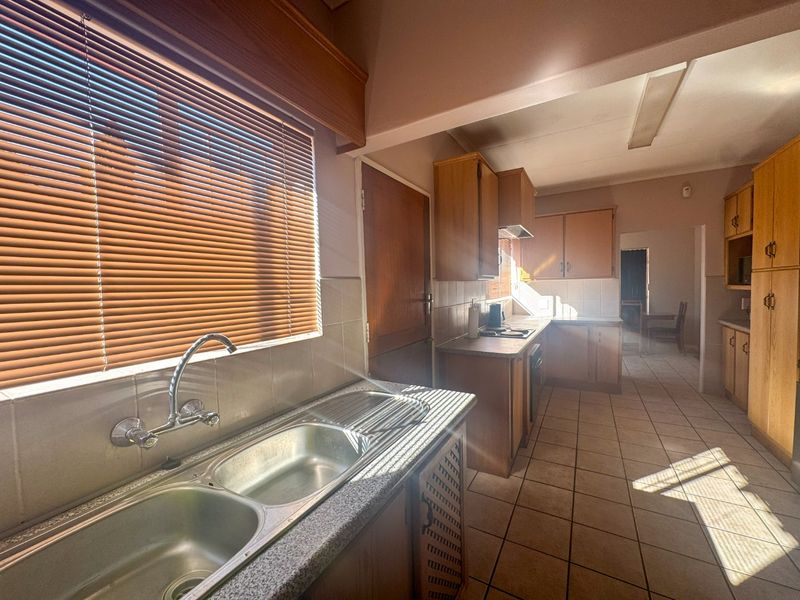 Immaculate Home to rent in Sought-After Stilfontein Area - Photo 4