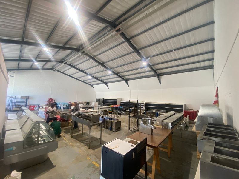 362m2 Warehouse To Let in South Palms, Tokai - Photo 5