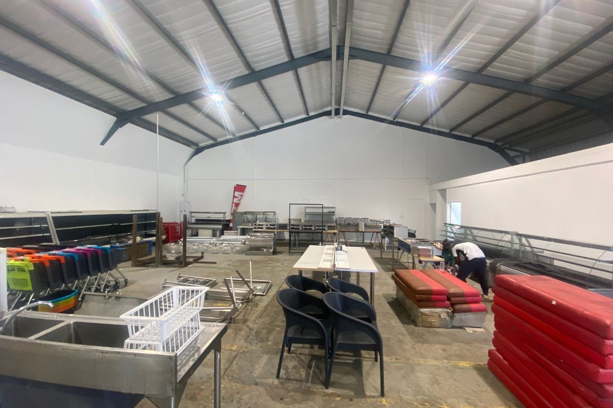 362m2 Warehouse To Let in South Palms, Tokai - Photo 2