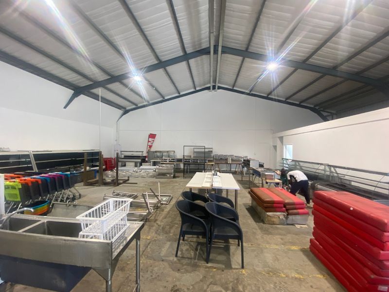 362m2 Warehouse To Let in South Palms, Tokai - Photo 2