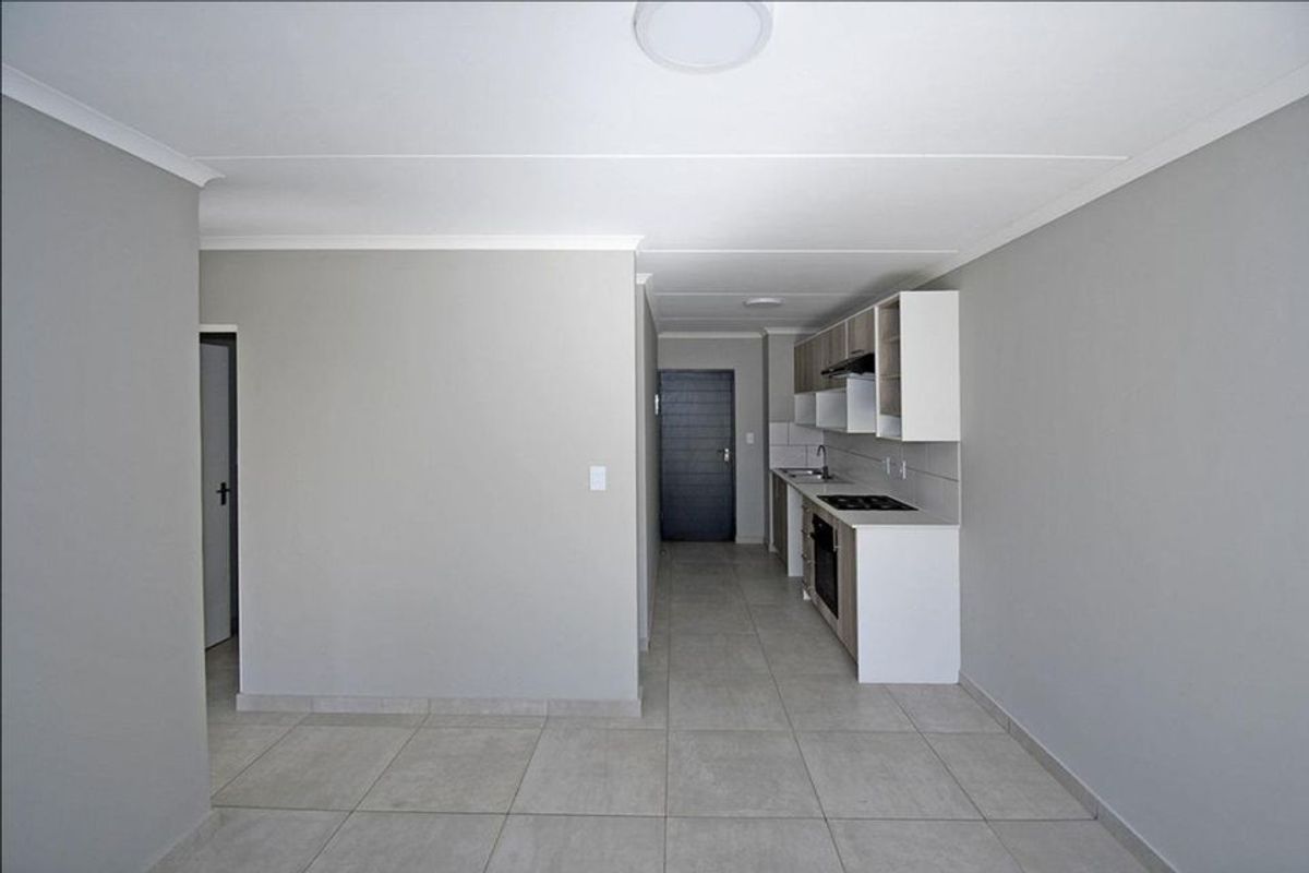 2 bed apartment to rent Glen marais  - Photo 4